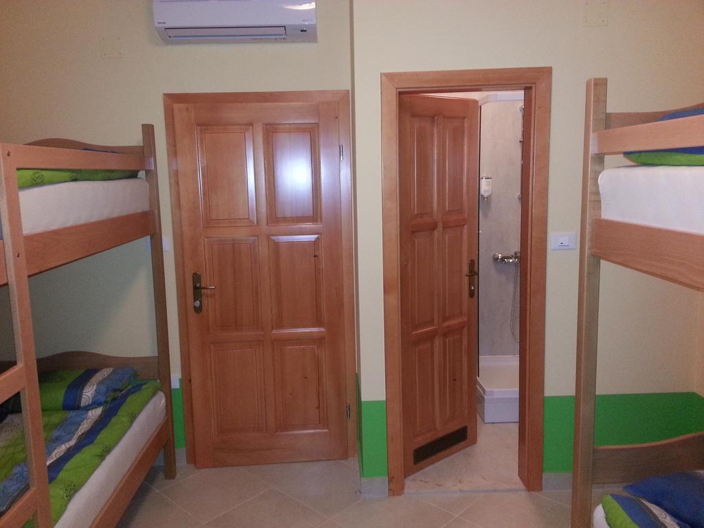 Europa Hostel Portorož Værelse billede